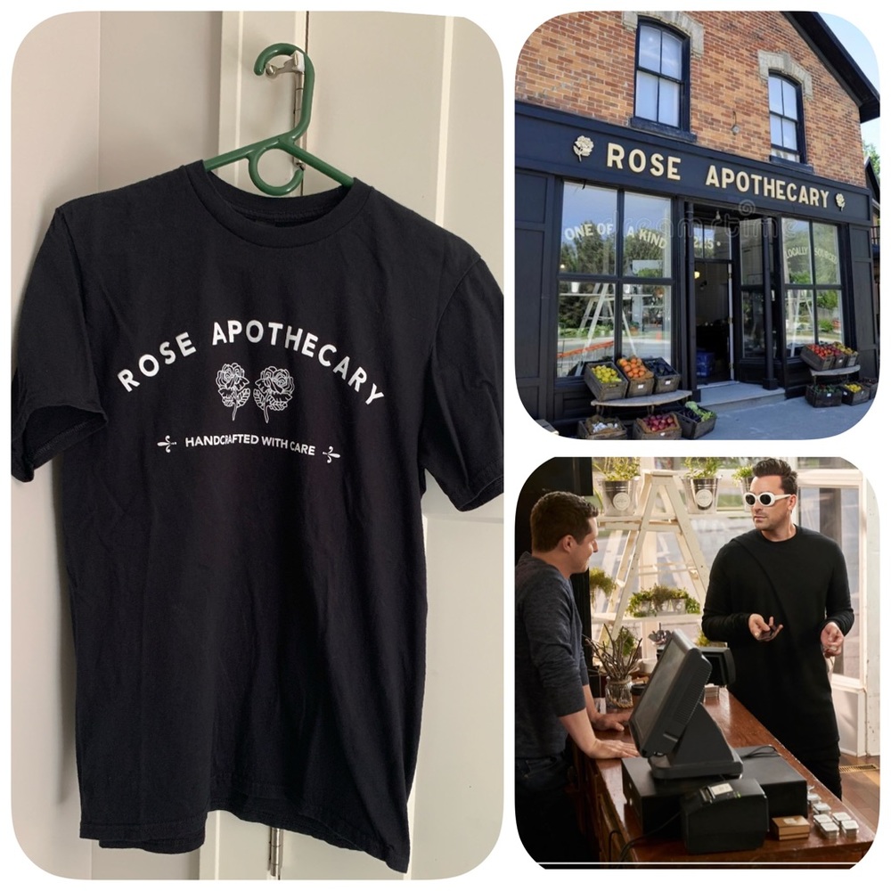 New women’s Schitts Creek T-shirt sz med.